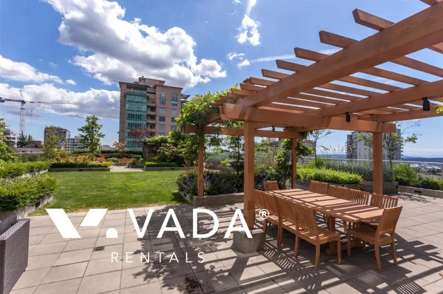 Building - Local On Lonsdale in North Vancouver, BC at 135 17th Street West