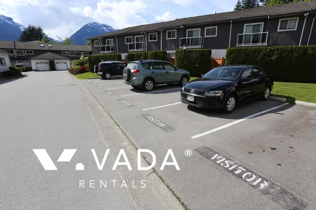 Building - Highland Glen Estates in Squamish, BC at Mamquam Road