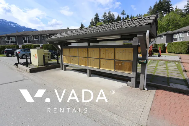 Building - Highland Glen Estates in Squamish, BC at Mamquam Road