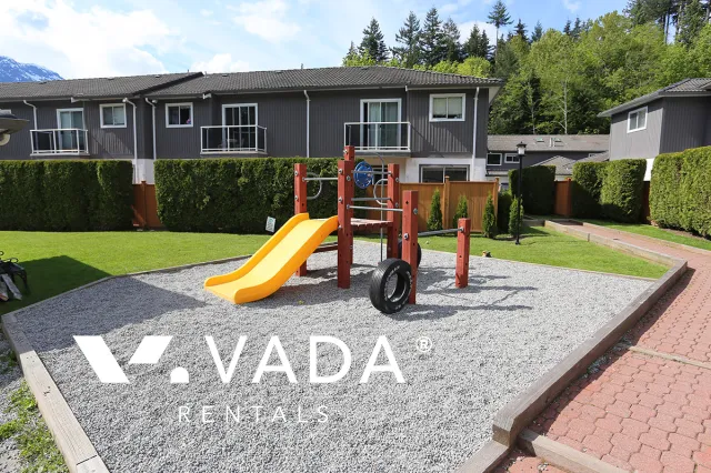 Building - Highland Glen Estates in Squamish, BC at Mamquam Road