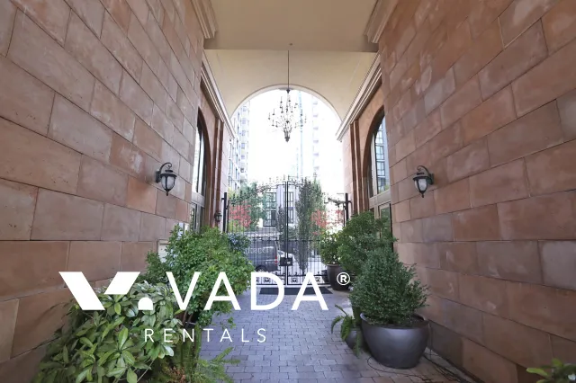 Building - Grace in Vancouver, BC at 1280 Richards Street