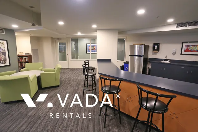 Building - Landmark 33 in Vancouver, BC at 1009 Expo Boulevard