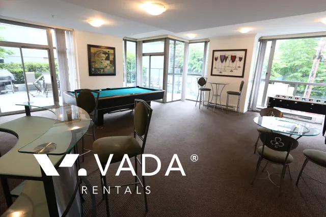 Building - Savoy in Vancouver, BC at 928 Richards Street