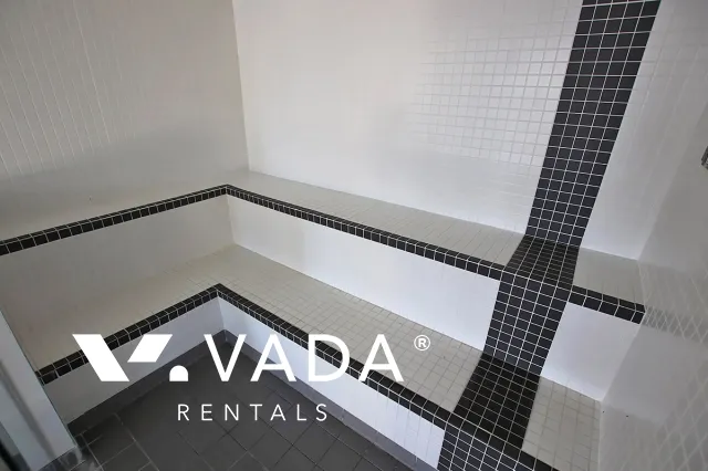 Building - Vita in Vancouver, BC at 565 Smithe Street