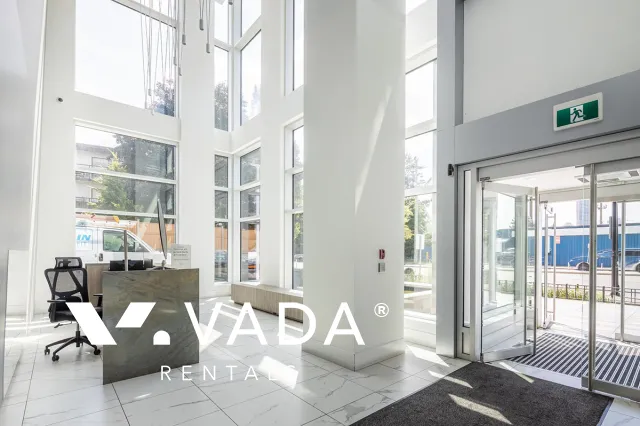 Building - Kings Crossing in Burnaby, BC at 7388 Kingsway