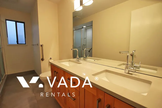 Riley Park - 3 Bedroom House (Upper Level) For Rent in Vancouver at 308 East 34th Avenue, Vancouver, BC
