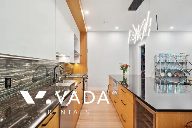 Anmore - 4 Bedroom House For Rent in Anmore at 25 - 3295 Sunnyside Road, Anmore, BC