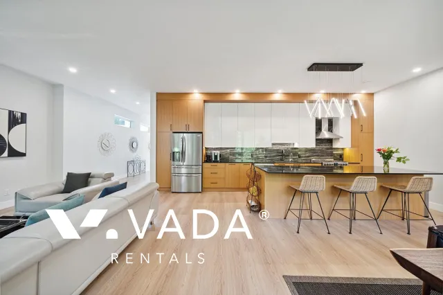 Anmore - 4 Bedroom House For Rent in Anmore at 25 - 3295 Sunnyside Road, Anmore, BC