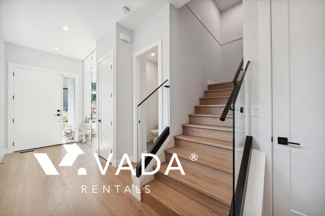 Anmore - 4 Bedroom House For Rent in Anmore at 25 - 3295 Sunnyside Road, Anmore, BC