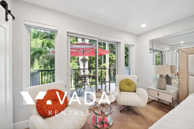 Anmore - 4 Bedroom House For Rent in Anmore at 25 - 3295 Sunnyside Road, Anmore, BC