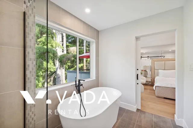 Anmore - 4 Bedroom House For Rent in Anmore at 25 - 3295 Sunnyside Road, Anmore, BC