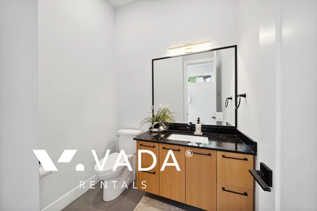 Anmore - 4 Bedroom House For Rent in Anmore at 25 - 3295 Sunnyside Road, Anmore, BC