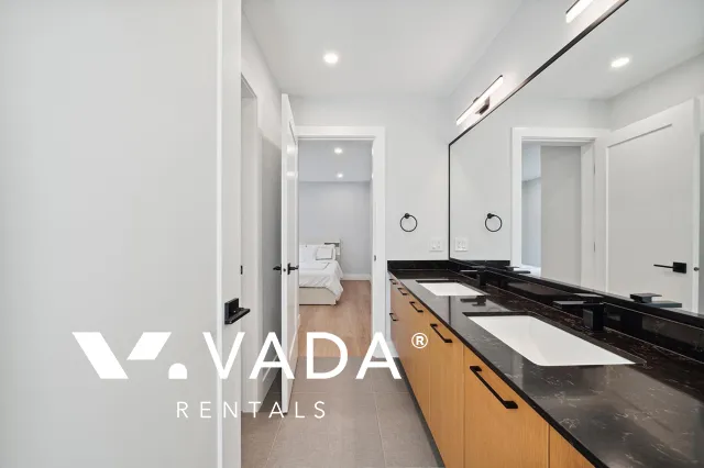 Anmore - 4 Bedroom House For Rent in Anmore at 25 - 3295 Sunnyside Road, Anmore, BC