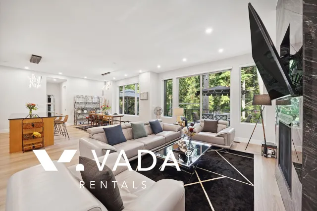 Anmore - 4 Bedroom House For Rent in Anmore at 25 - 3295 Sunnyside Road, Anmore, BC