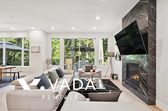 Anmore - 4 Bedroom House For Rent in Anmore at 25 - 3295 Sunnyside Road, Anmore, BC