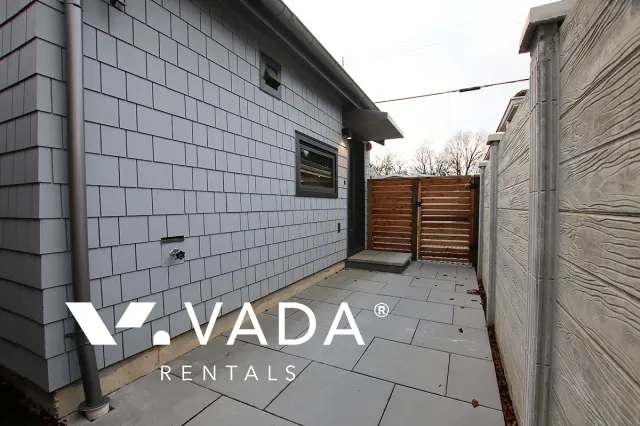 Kerrisdale - 1 Bedroom Laneway House For Rent in Vancouver at 3 - 2060 West 44th Avenue, Vancouver, BC, V6M 2E9