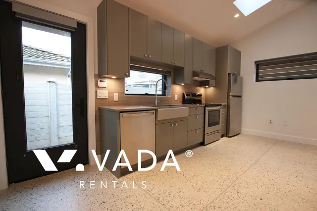 Kerrisdale - 1 Bedroom Laneway House For Rent in Vancouver at 3 - 2060 West 44th Avenue, Vancouver, BC, V6M 2E9
