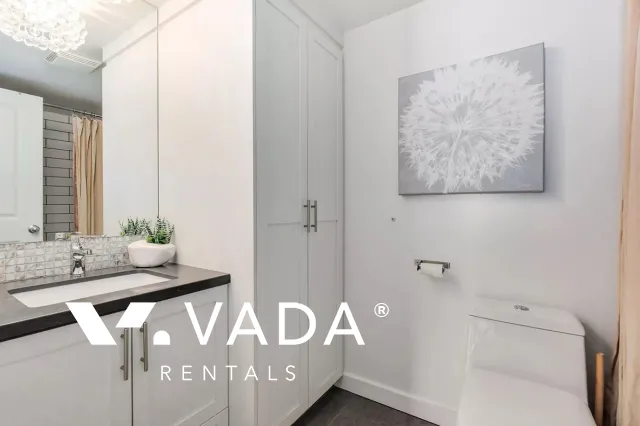 Crestview Manor in Kitsilano - 2 Bedroom Apartment For Rent in Vancouver at 215 - 1844 West 7th Avenue, Vancouver, BC