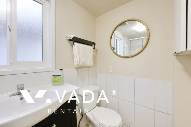 Grandview - 2 Bedroom House (Upper Level) For Rent in Vancouver at 1336A East 11th Avenue, Vancouver, BC