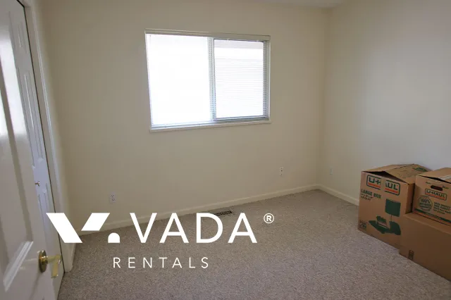 Westwood Plateau - 5 Bedroom House (Upper Level) For Rent in Coquitlam at 1572 Salal Crescent, Coquitlam, BC, V3E 2X7