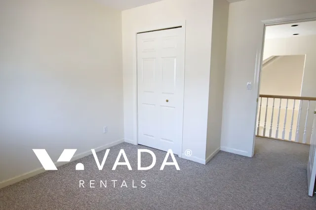 Westwood Plateau - 5 Bedroom House (Upper Level) For Rent in Coquitlam at 1572 Salal Crescent, Coquitlam, BC, V3E 2X7