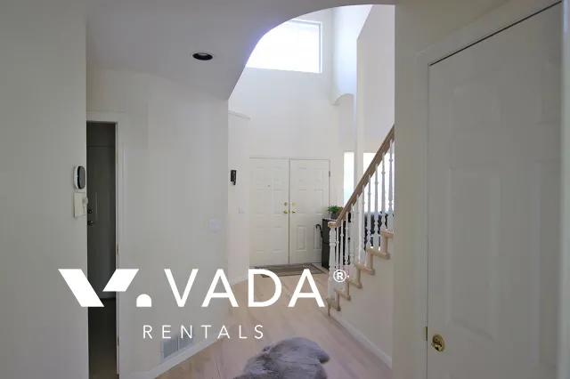 Westwood Plateau - 5 Bedroom House (Upper Level) For Rent in Coquitlam at 1572 Salal Crescent, Coquitlam, BC, V3E 2X7