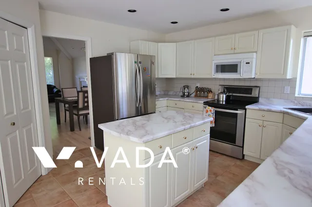 Westwood Plateau - 5 Bedroom House (Upper Level) For Rent in Coquitlam at 1572 Salal Crescent, Coquitlam, BC, V3E 2X7