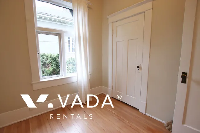 Shaughnessy - 1 Bedroom Duplex For Rent in Vancouver at 1867 West 17th Avenue, Vancouver, BC