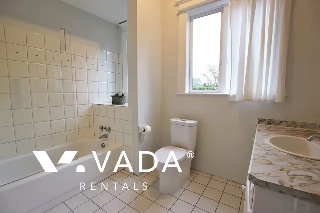 Shaughnessy - 1 Bedroom Duplex For Rent in Vancouver at 1867 West 17th Avenue, Vancouver, BC