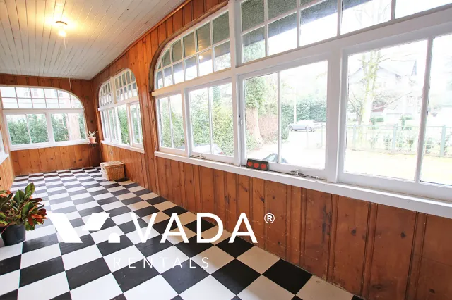 Shaughnessy - 1 Bedroom Duplex For Rent in Vancouver at 1867 West 17th Avenue, Vancouver, BC