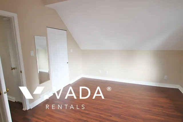 Riley Park - 5 Bedroom House For Rent in Vancouver at 76 East 42nd Avenue, Vancouver, BC, V5W 1S3