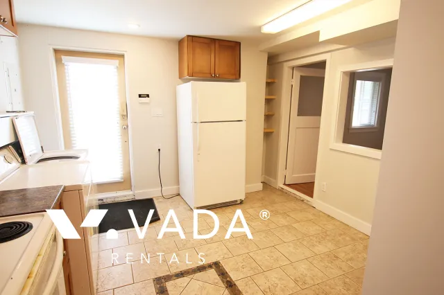 Willingdon Heights - 2 Bedroom House (Lower Level) For Rent in Burnaby at 3904B Pender Street, Burnaby, BC