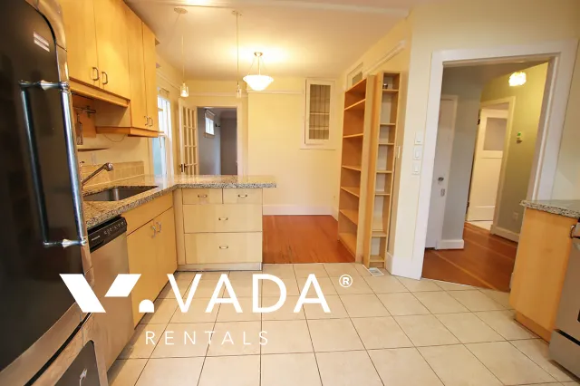 Willingdon Heights - 4 Bedroom House (Upper Level) For Rent in Burnaby at 3904A Pender Street, Burnaby, BC