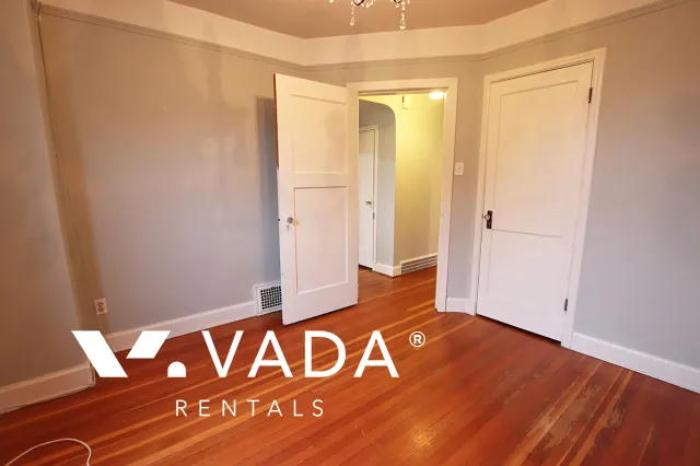 Willingdon Heights - 4 Bedroom House (Upper Level) For Rent in Burnaby at 3904A Pender Street, Burnaby, BC