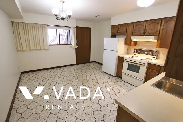 Willingdon Heights - 1 Bedroom Garden Suite For Rent in Burnaby at 4322B Frances Street, Burnaby, BC