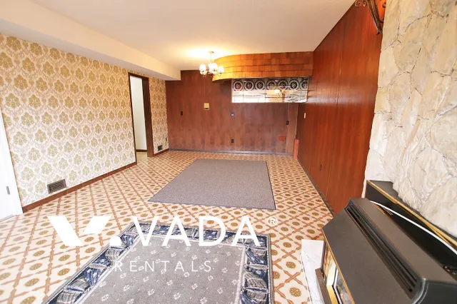 Willingdon Heights - 1 Bedroom Garden Suite For Rent in Burnaby at 4322B Frances Street, Burnaby, BC