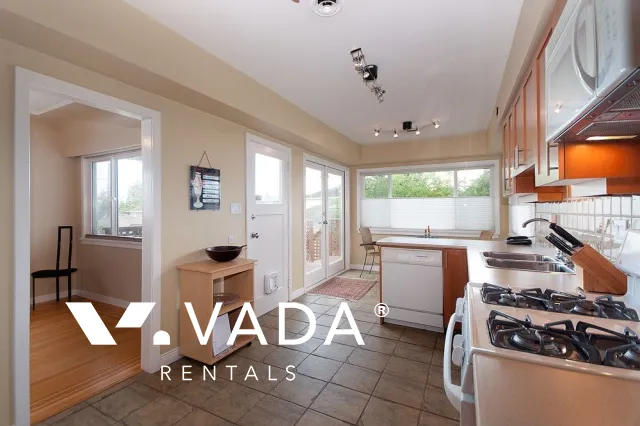 Arbutus - 3 Bedroom House (Upper Level) For Rent in Vancouver at 2433 West 19th Avenue, Vancouver, BC