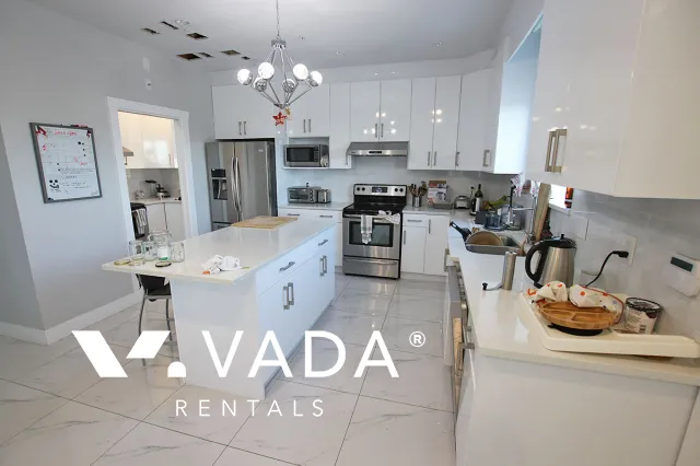 Hastings Sunrise - 4 Bedroom House For Rent in Vancouver at 708 Renfrew Street, Vancouver, BC