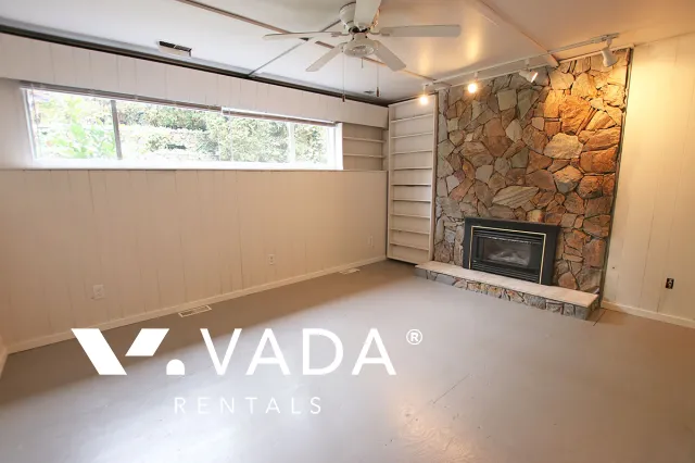 North Shore - 3 Bedroom House For Rent in Port Moody at 134 Buckingham Drive, Port Moody, BC