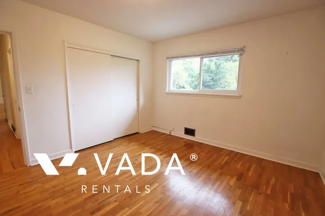 North Shore - 3 Bedroom House (Upper Level) For Rent in Port Moody at 104 Balmoral Drive, Port Moody, BC