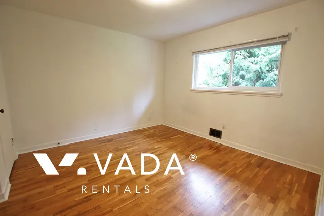 North Shore - 3 Bedroom House (Upper Level) For Rent in Port Moody at 104 Balmoral Drive, Port Moody, BC