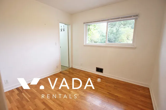 North Shore - 3 Bedroom House (Upper Level) For Rent in Port Moody at 104 Balmoral Drive, Port Moody, BC