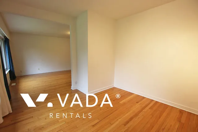 North Shore - 3 Bedroom House (Upper Level) For Rent in Port Moody at 104 Balmoral Drive, Port Moody, BC