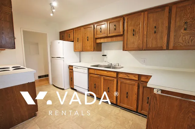 North Shore - 3 Bedroom House (Upper Level) For Rent in Port Moody at 104 Balmoral Drive, Port Moody, BC