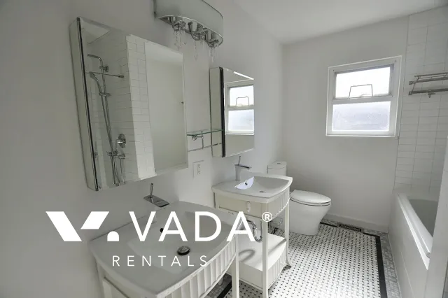 Delbrook - 4 Bedroom House For Rent in North Vancouver at 498 Montroyal Place, North Vancouver, BC