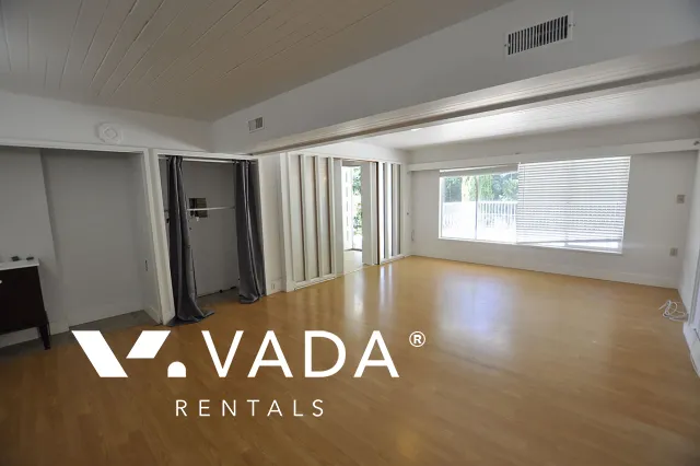 Delbrook - 4 Bedroom House For Rent in North Vancouver at 498 Montroyal Place, North Vancouver, BC