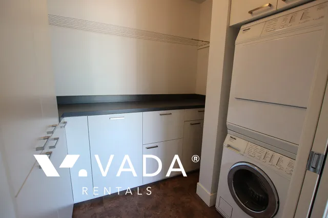 Parkview Tower in Yaletown - 2 Bedroom Apartment For Rent in Vancouver at 608 - 289 Drake Street, Vancouver, BC