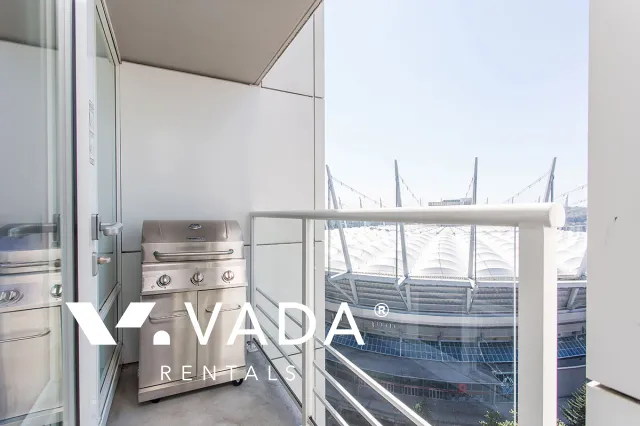 Cosmo in Downtown - 1 Bedroom Apartment For Rent in Vancouver at 2507 - 161 West Georgia Street, Vancouver, BC