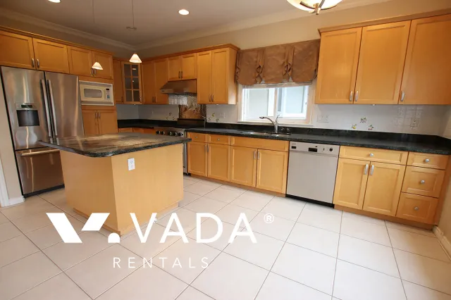 Arbutus - 4 Bedroom House For Rent in Vancouver at 2860 West 20th Avenue, Vancouver, BC