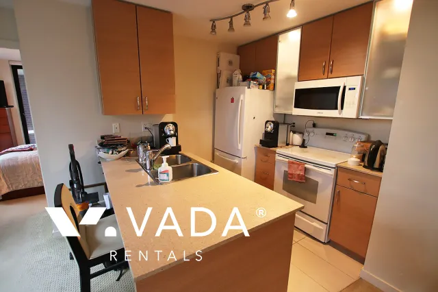Yaletown Park in Yaletown - 1 Bedroom Apartment For Rent in Vancouver at 407 - 977 Mainland Street, Vancouver, BC